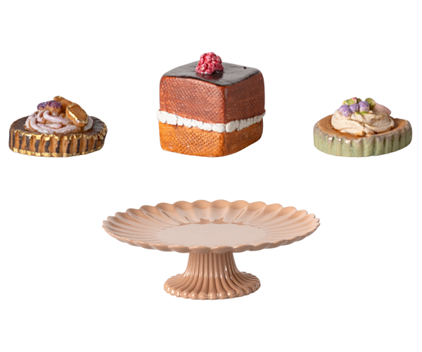 Maileg mini cakes and cake stand