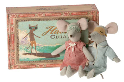 maileg mum and dad mice in cigar box 2022 edition