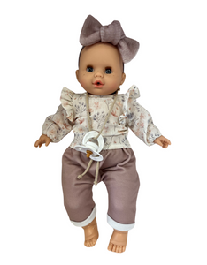 Paola Reina Sonia soft cm doll with sleepy eyes, pacifier and complete outfit Sweater and Pants